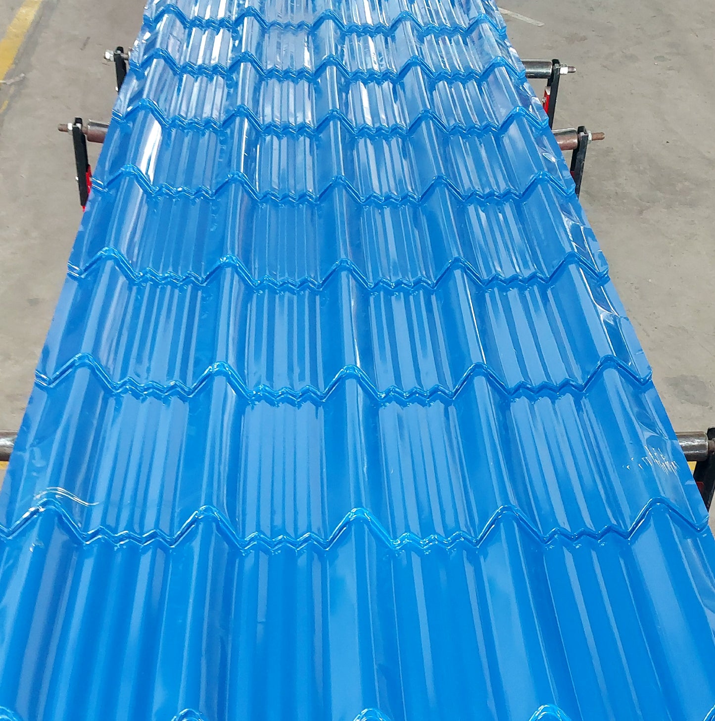 Versatile mabati color coated iron sheet Gauge 30 & 28 Glossy finished