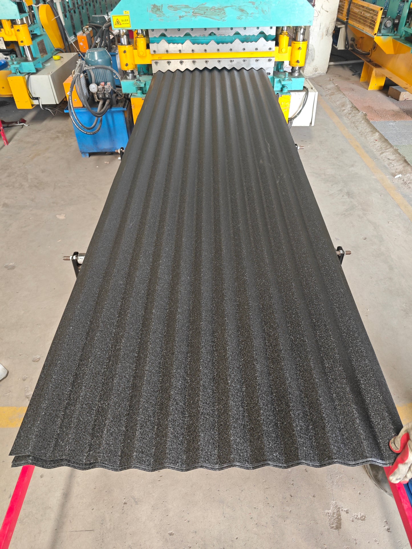 Corrugated profile mabati color coated Gauge 28 Gauge 30 matte finished