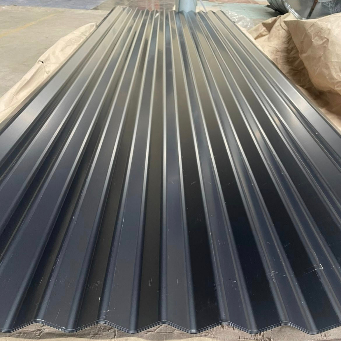 Corrugated profile mabati color coated iron sheet Gauge 30 Gauge 28 glossy 0.83m